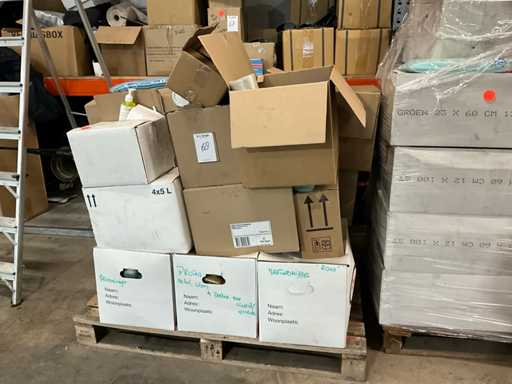 Vari prodotti professionali per la pulizia