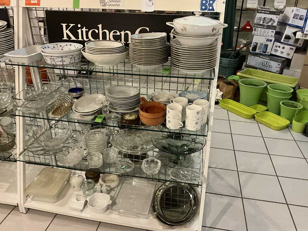 Batch of miscellaneous tableware
