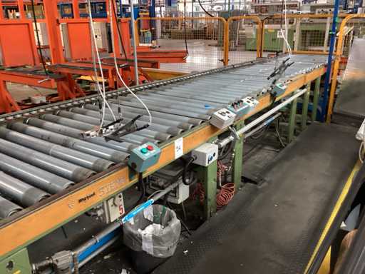 Motorized roller conveyor