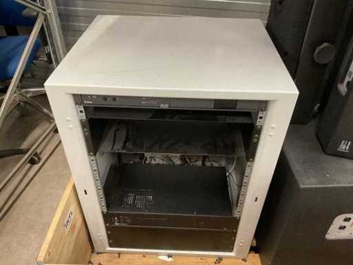 19" armadietto inclusi contenuti