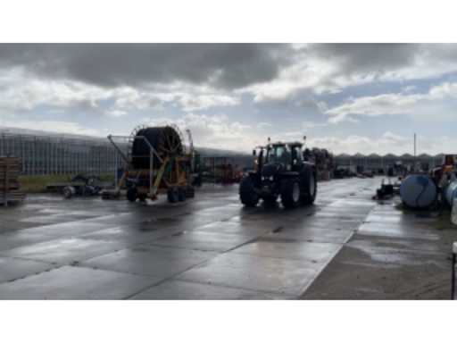 ae8db6a3-47d2-4d23-8f9a-7382f8900c37.mp4