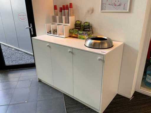Armoire à café avec contenu