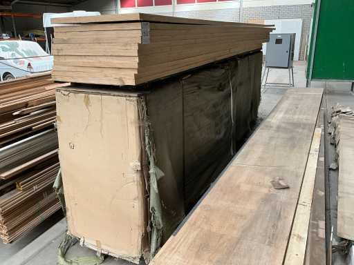 Un lot de foi de placaj