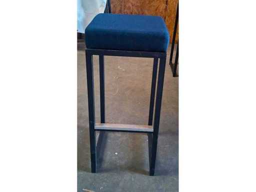 stołek barowy Kubo zwat z siedzeniem granatowym (4x)