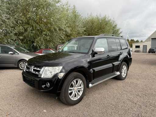 2012 Mitsubishi Pajero 30th Anniversary
