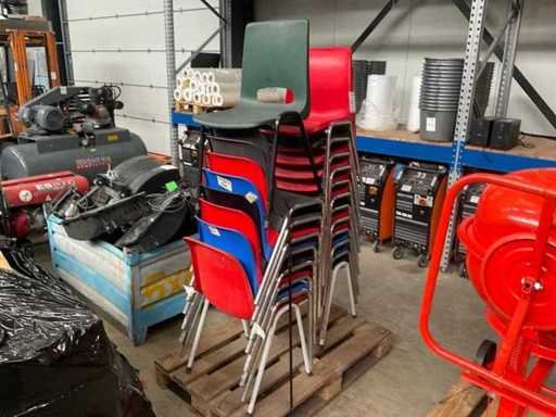 Stapelstoelen (18x)