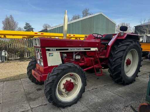International - 1975 - 1046 - Tracteur