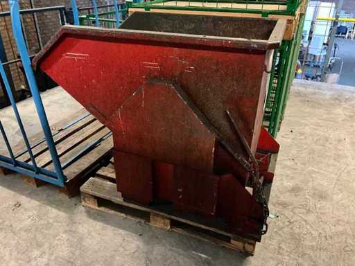 Indapp – Kippkiffel 500 Liter, ausgestattet mit Gabelstaplerschlitten.