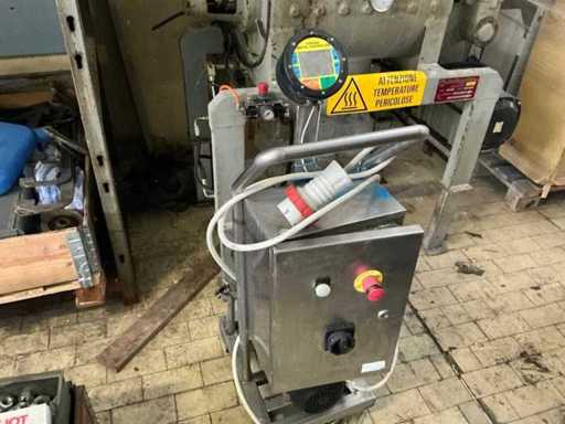 Dosing unit with positive displacement pump