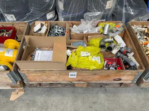 Charge verschiedener Installationsmaterialien