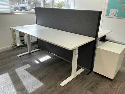 Artifore Electrically adjustable desk