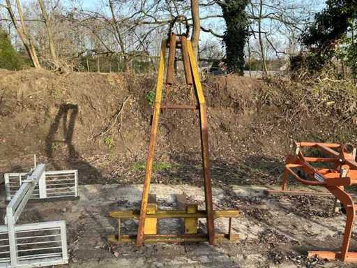 Gancio per pallet autolivellante