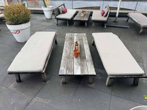 Hutten - Terrasset 2 banken met houten tafel