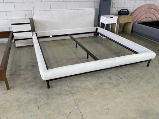 Cadru de pat Westwing + Noptieră + tăblie de pat