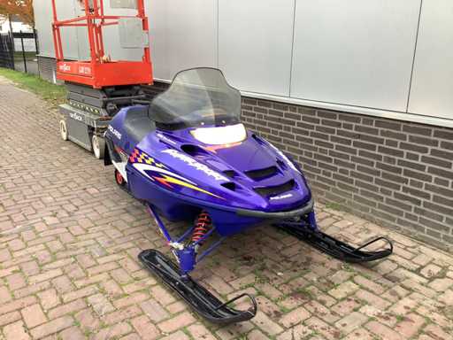 Polaris Edge 550 lüftergekühltes Schneemobil