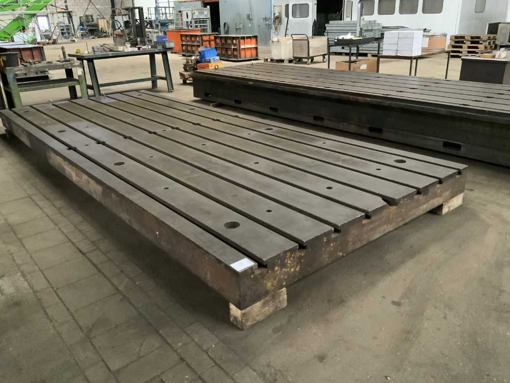 T-slot clamping table