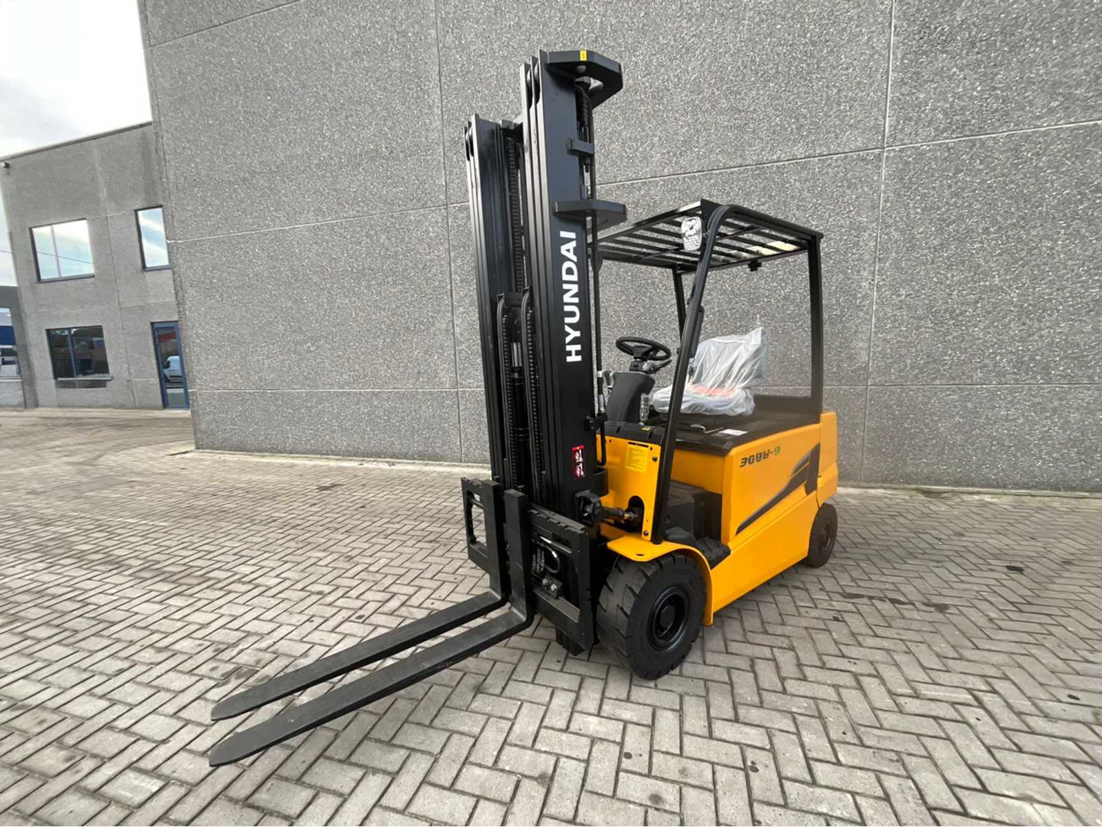 2023 Hyundai 30BH-9 forklift – 2500kg – triplex free lift – unused