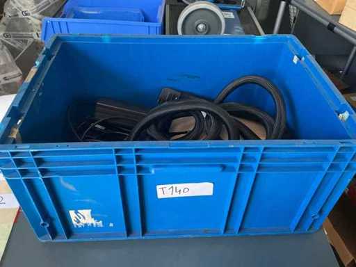 Batterie-Ladegeräte und -kabel