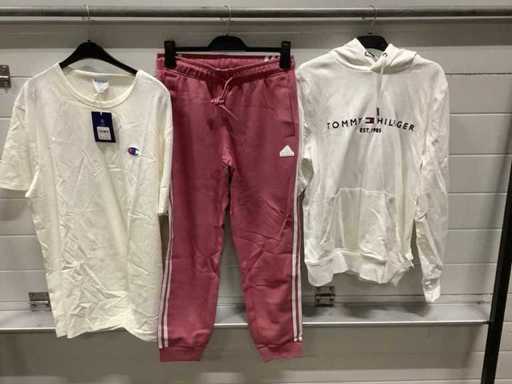 Paletten-gebrandete Kleidung (301x)