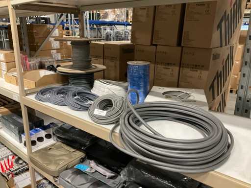 Partij diverse kabels (11x)