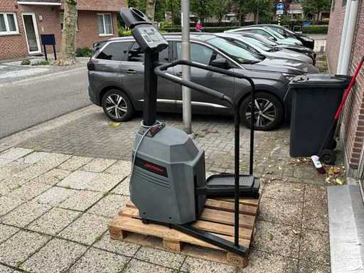 Lifefitness – 9500 Stunden – Stepper