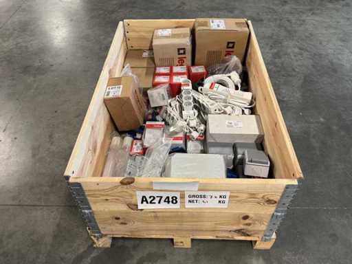 Legrand – Viel elektrisches Installationsmaterial (41 kg)