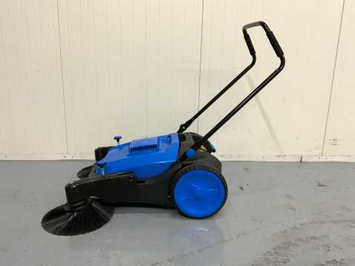 UMT – Kehrer mit großem Sammelbrett