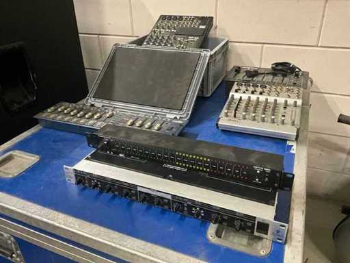 Echipamente audio și de iluminare (6x)