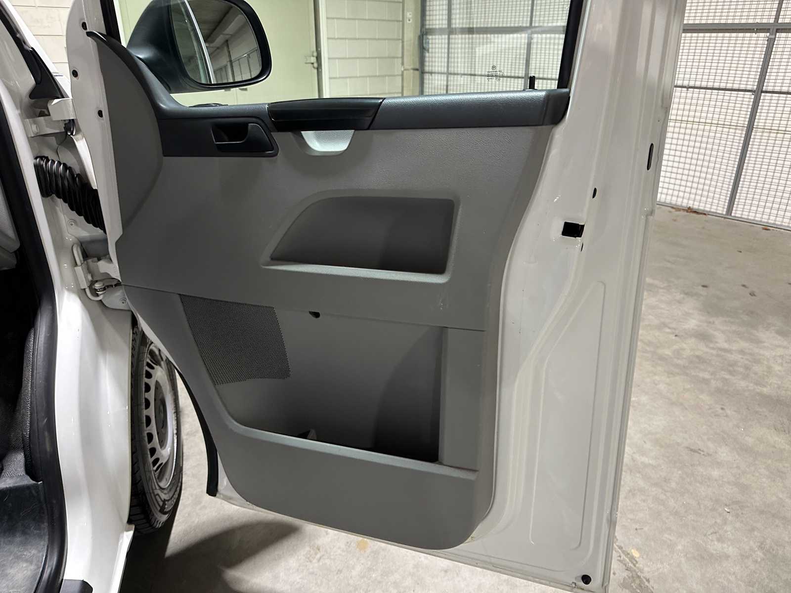 Volkswagen Transporter 2.0 TDI L1H1 150PK 2010, 6-VHK-98