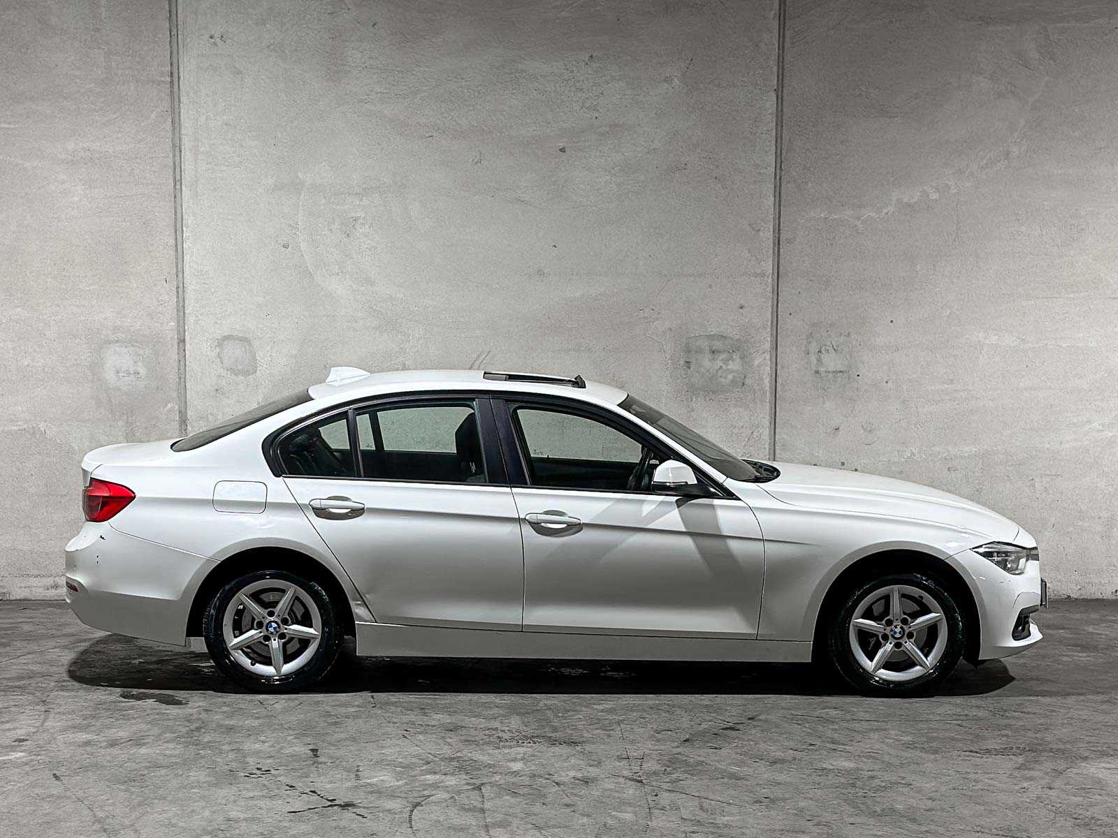 BMW 318i Corporate Lease Executive 3-serie 136pk 2018 (Origineel-NL), SB-204-F