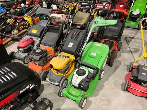 Ma?ini de tuns iarba (8x)