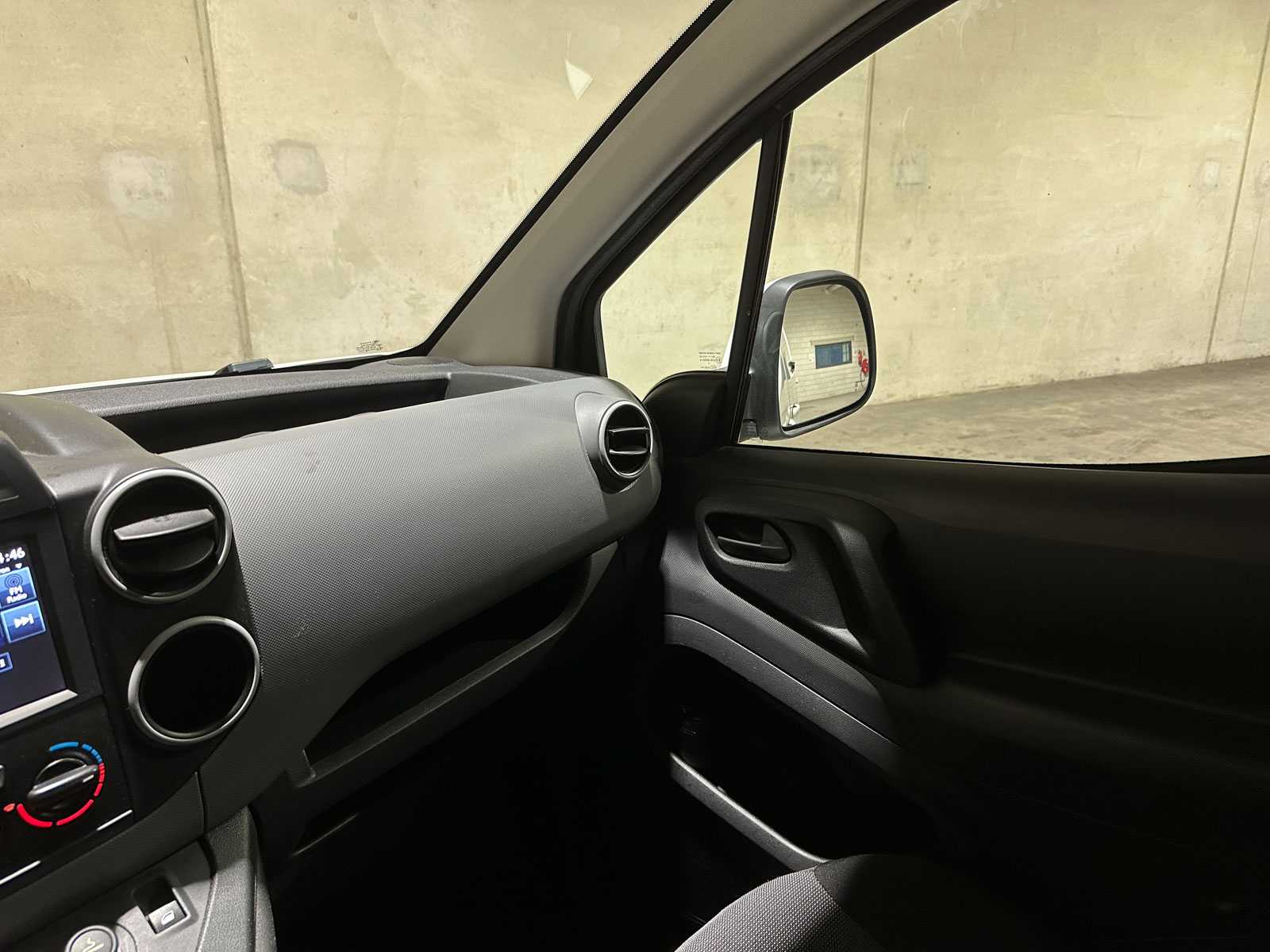 Peugeot Partner 120 1.6 BlueHDi 75 L1 Premium Pack 75pk 2018 (Origineel-NL & 1e Eigenaar), V-700-SK