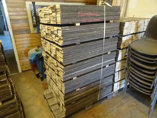 Un lotto di assi di legno 100cm (560x)