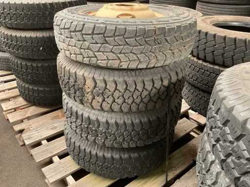 Different tires (4x)