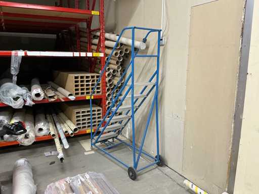 Diverse magazijn hulpen