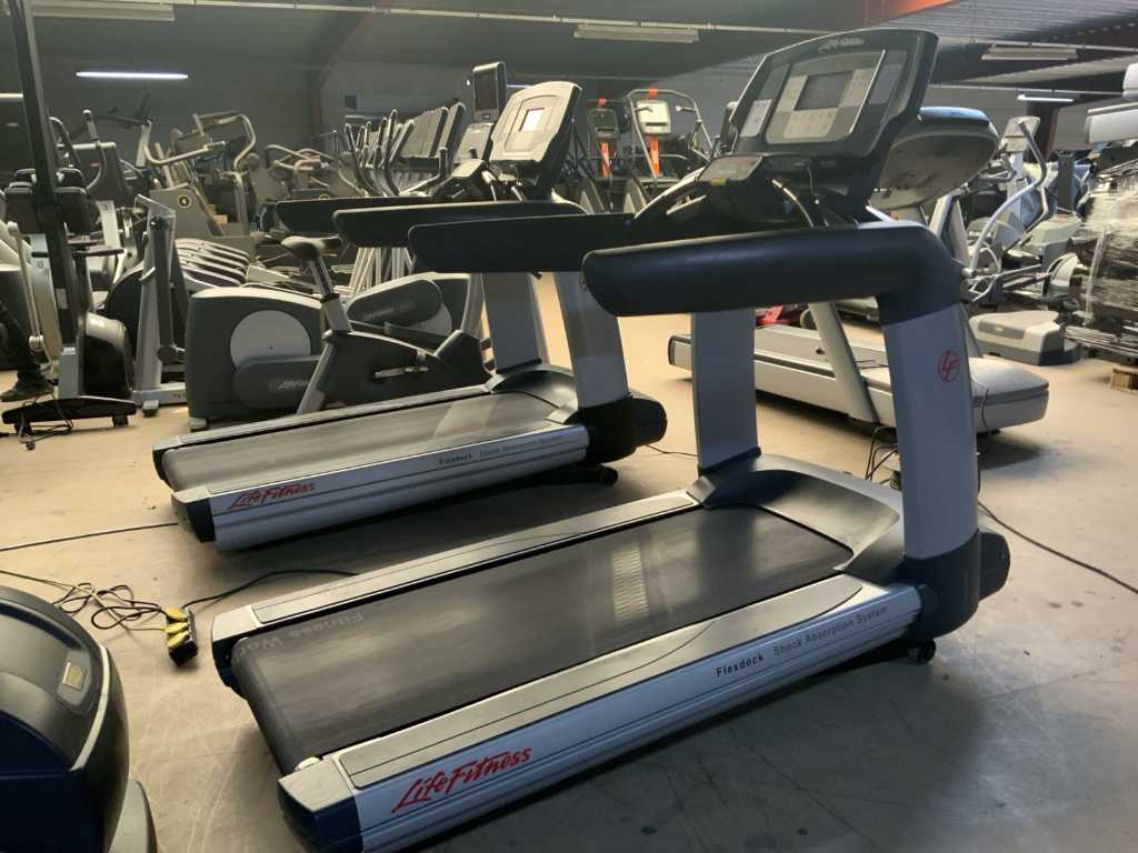 life fitness 95T inspire Treadmill