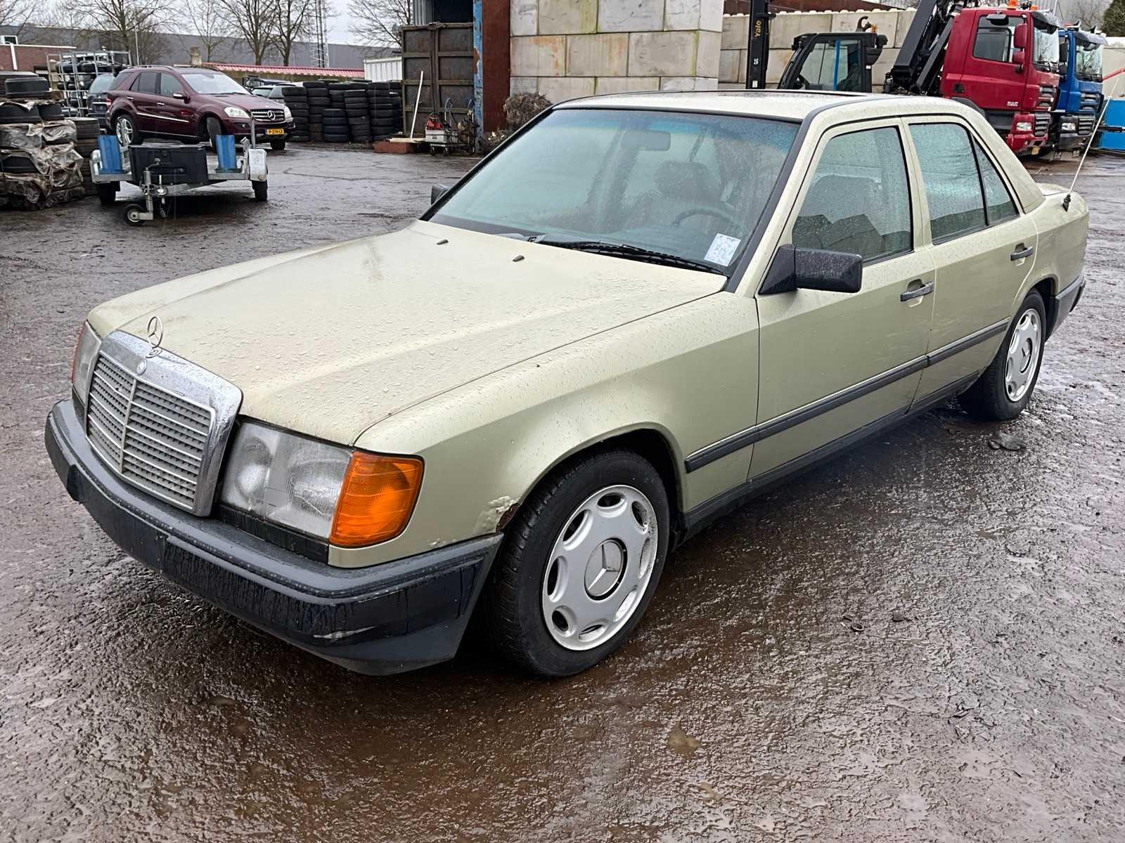 1995 Mercedes-Benz 300D Passenger Car