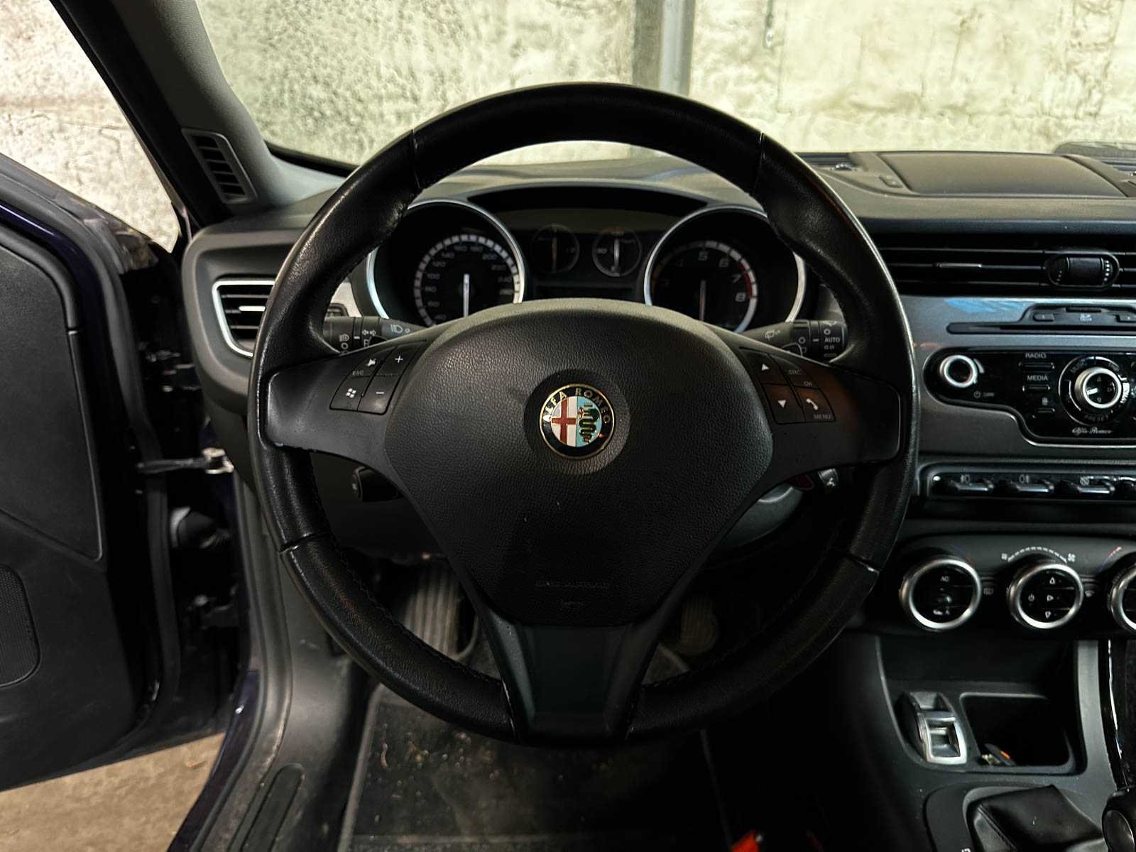 Alfa Romeo Giulietta 1.4 T Distinctive 170pk 2012 (Origineel-NL), 00-XKP-5