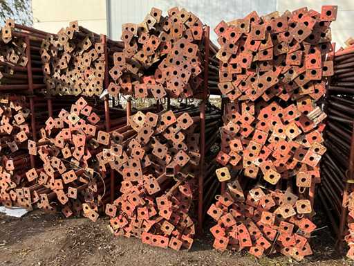 Poinçon à vis (env. 160x)