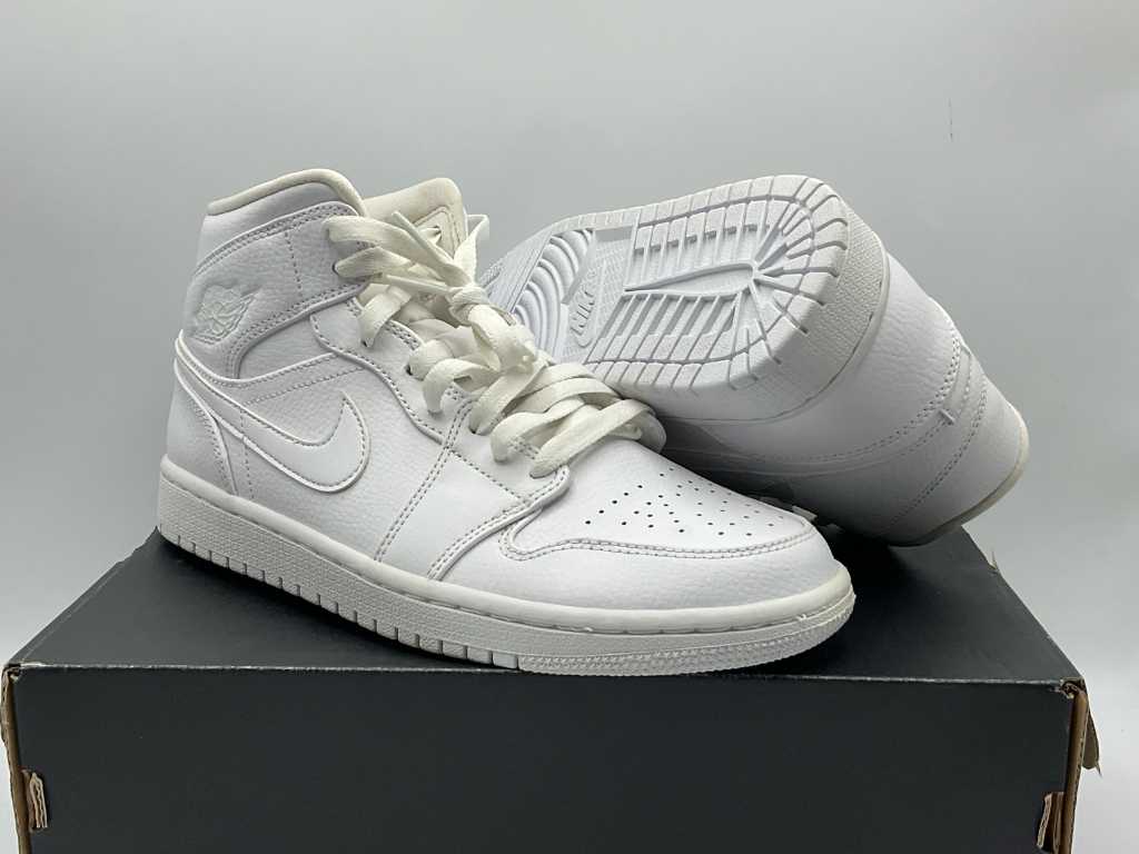 Air jordan best sale 1 mid 40