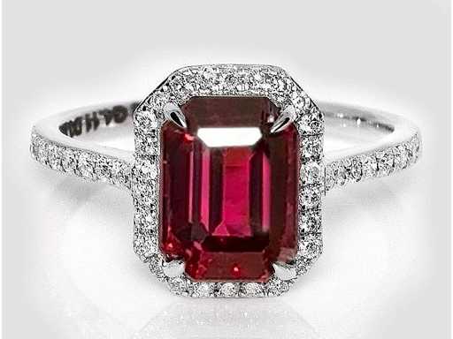 Luxe ring van hoge kwaliteit natuurlijke granaat paarsrood 4,48 karaat