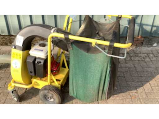 efdc28e7-956e-4322-884e-ebae3143cb17.mp4