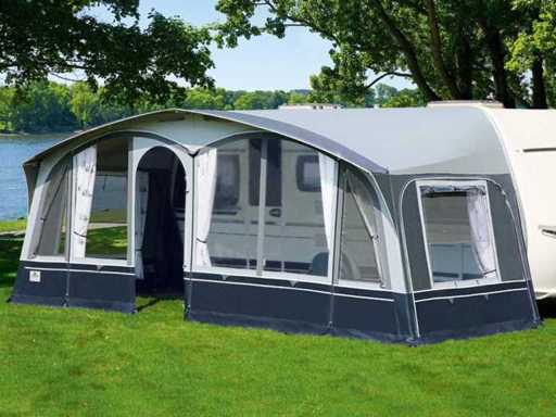 Brand Arcade 240 cort cu copertină (898-917 cm)