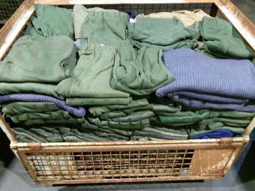 kg Mélange de vêtements, défectueux, taché (G3) (120kg)