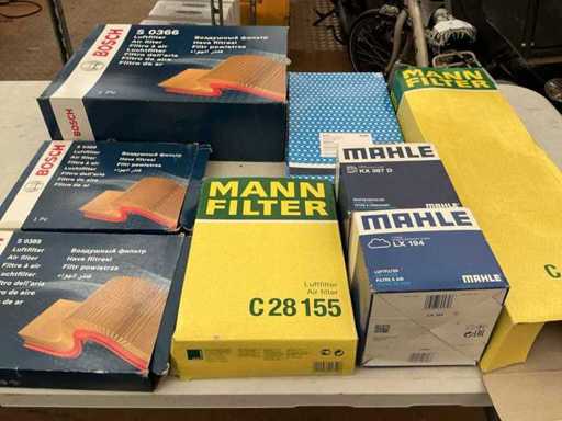 Lotti vari inclusi filtri dell'aria per auto