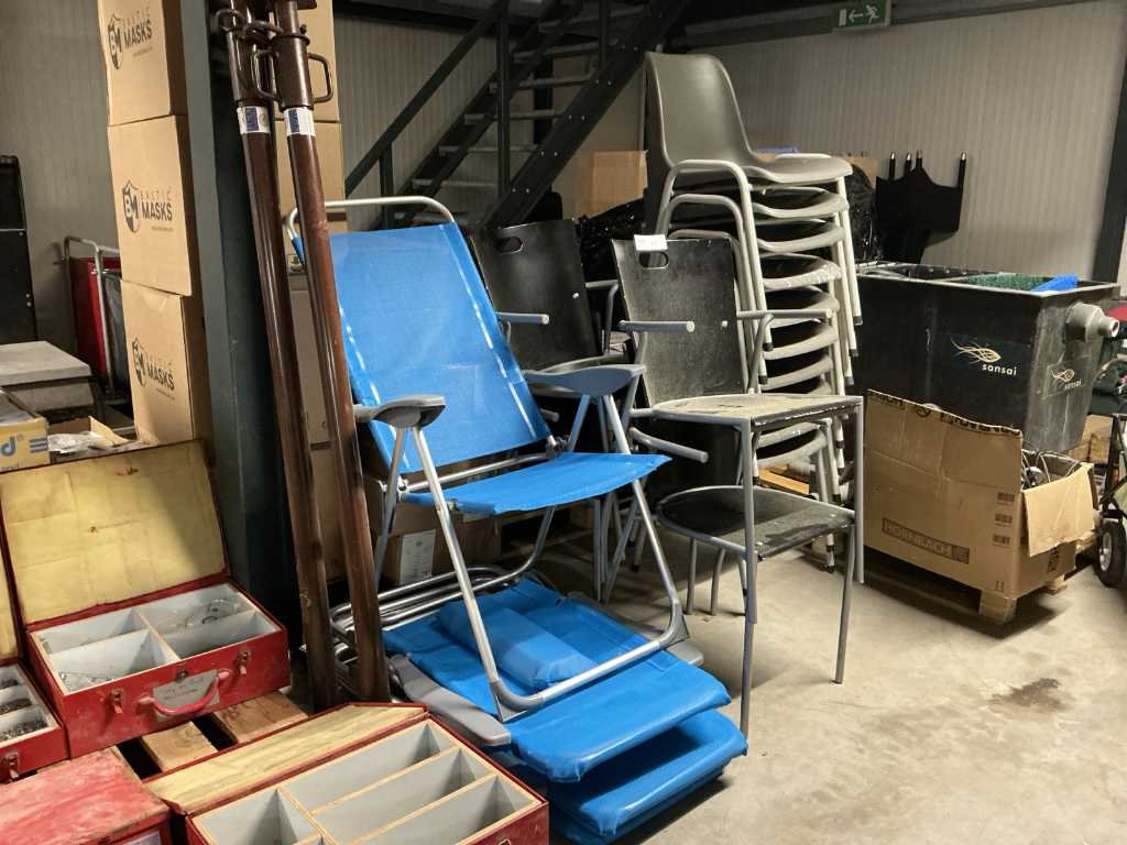 Miscellaneous Chairs (18x)
