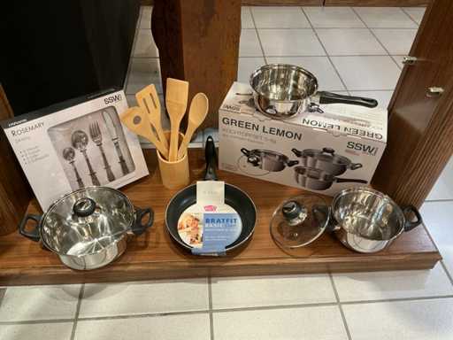 Ssw Green Lemon  kookpotset met bakpan, spatelset en 24 delig bestek