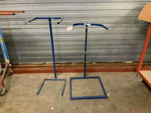 Waste bins & trash cans