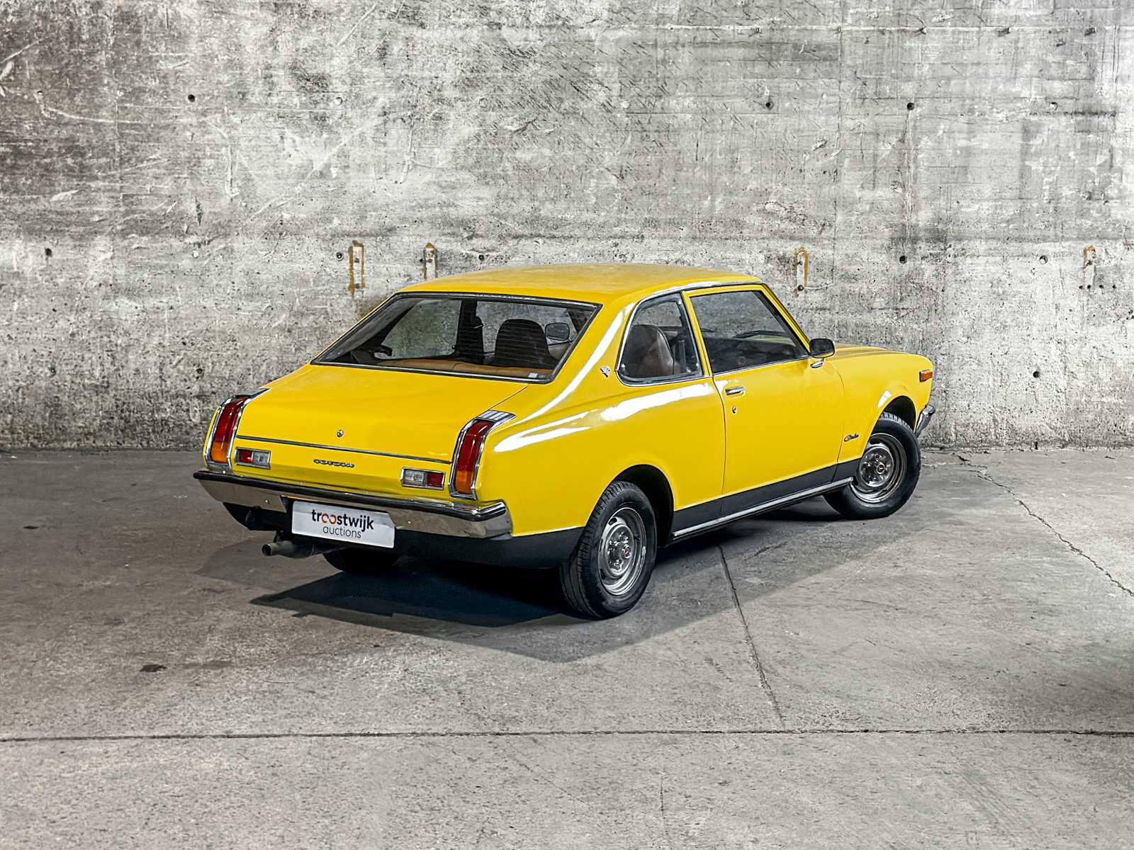Toyota Carina 1600 de Luxe automatic 75pk