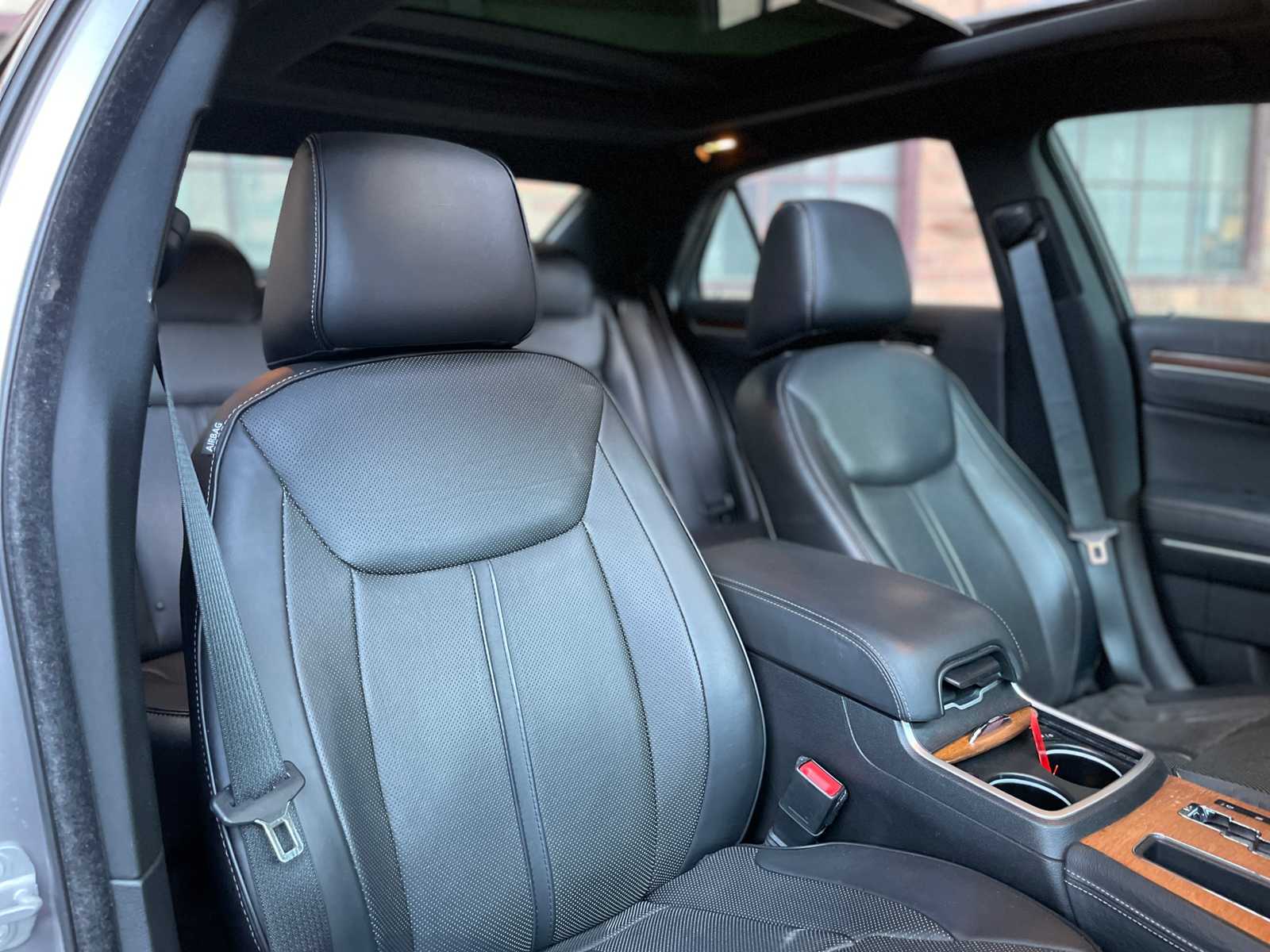 Chrysler 300C LD HEMI Facelift  5.7 V8 367pk 2014